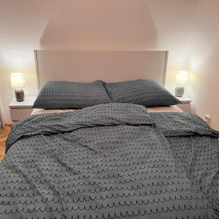Stylish Flat In Centre Apartment